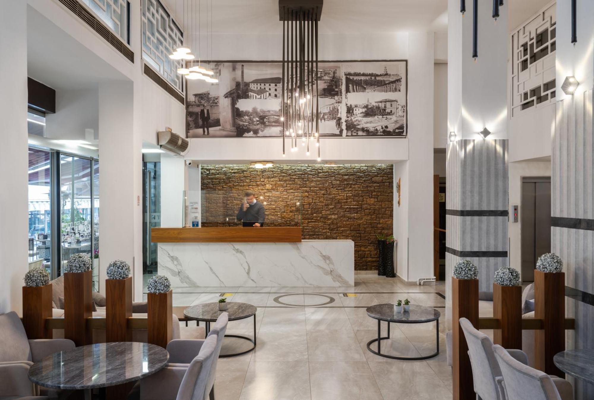 Hotel Ntinas Tríkala Exteriér fotografie